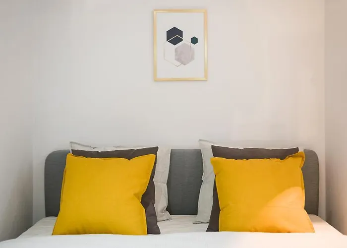 Cosy In Perfect Location